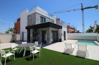 Haus in Pilar de la Horadada Ciudad