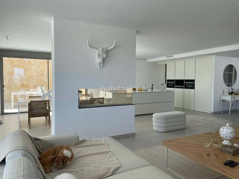 Foto c5447b3a-f09e-4fcb-8075-21b1bd5985e2. Casa amb piscina a Rojales