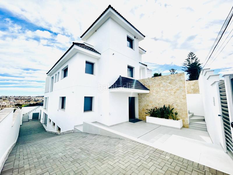 Foto fb8aeb4c-432a-4d0e-9402-80018c8a975a. Casa amb piscina a Rojales