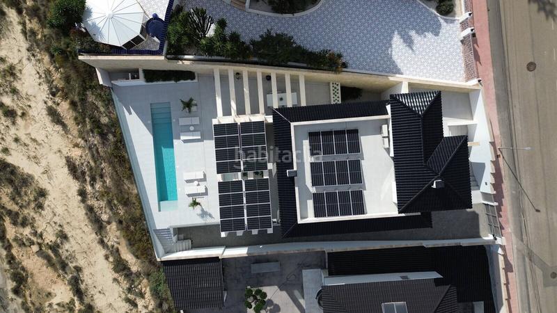 Foto fdf2ce78-2d3e-4e28-81fc-f22dbd019479. Casa amb piscina a Rojales