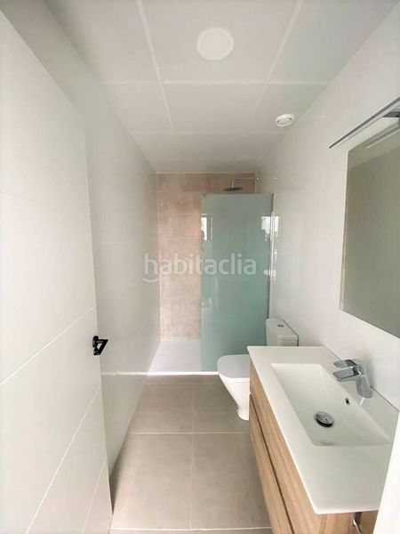 Foto 06bc970d-f5c8-48ed-b79e-9fa165ae88d1. Casa amb piscina a Centro Alcázares (Los)
