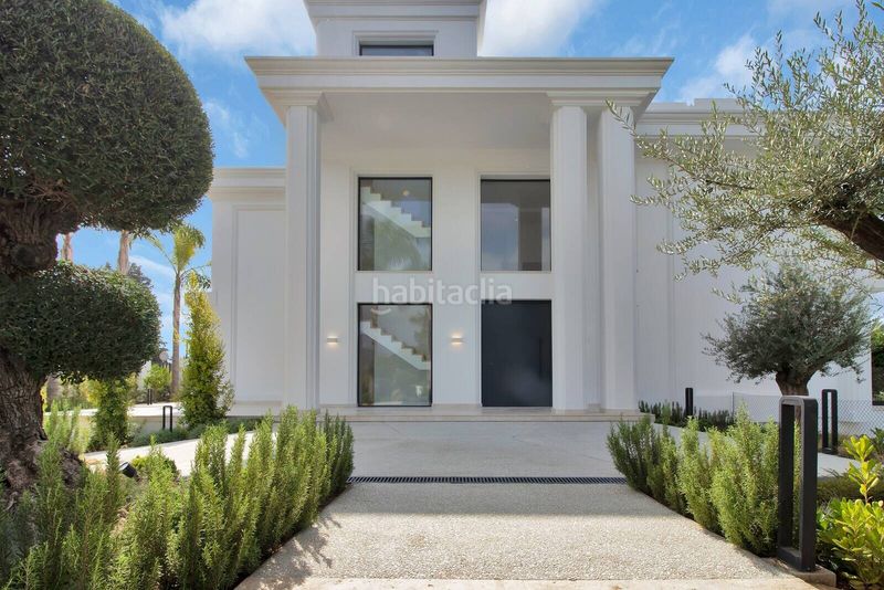 Foto 515ff72f-a275-4ae3-a605-cc104c91b564. Casa amb piscina a lomas de Marbella club Marbella