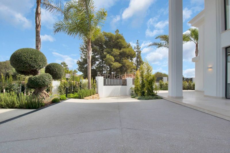 Foto 5f77b4a1-d83b-4a17-aa7e-ace6d42d7604. Casa amb piscina a lomas de Marbella club Marbella