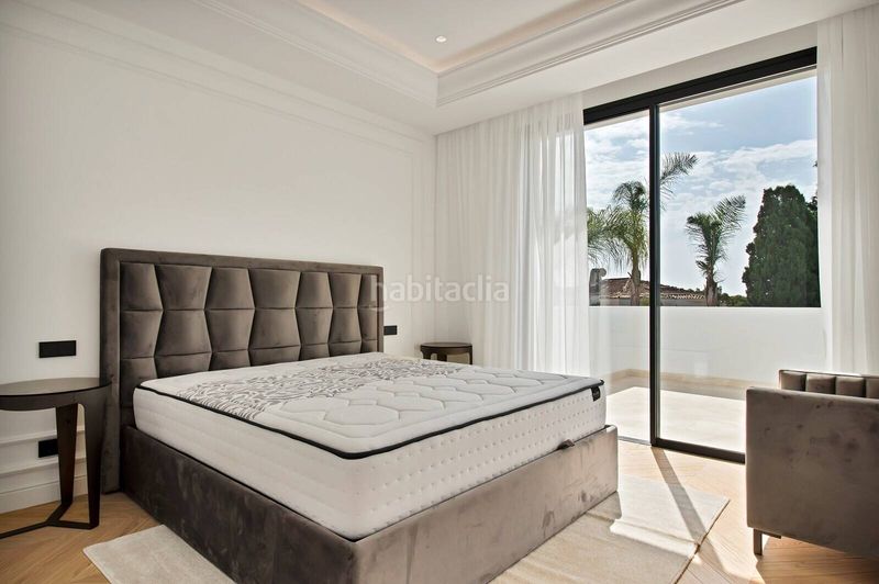 Foto a25f3ded-a9a9-4348-a89a-306e1c10cd9c. Casa amb piscina a lomas de Marbella club Marbella