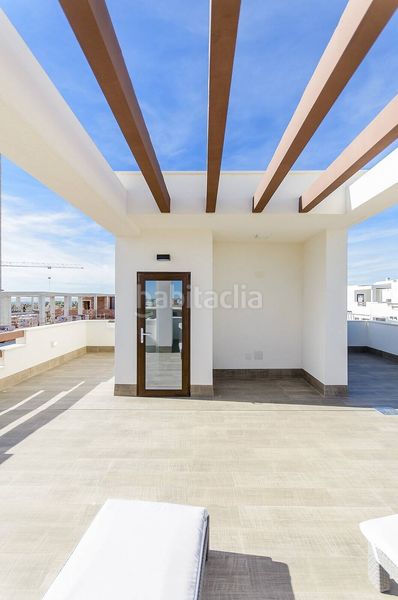Foto 46f922d3-6b75-464c-a438-0d98a33493ff. Casa amb piscina a Rojales