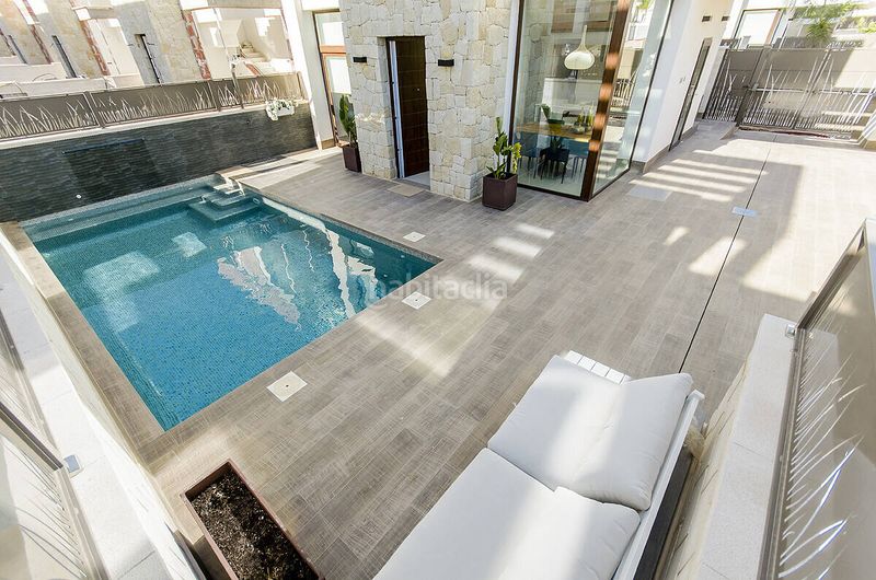 Foto 7806d53a-ef6b-475d-a907-ff7d3614123e. Casa amb piscina a Rojales