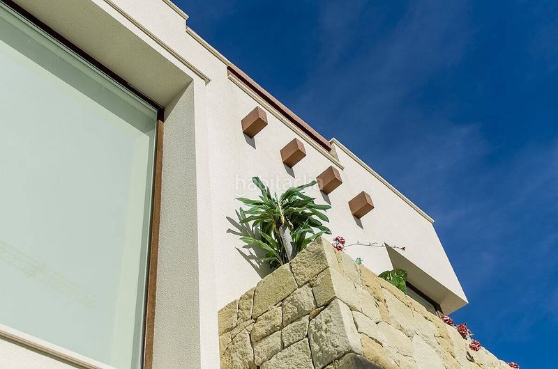 Foto f72dcde6-12f8-4d3a-9393-6025df9b4b46. Casa amb piscina a Rojales