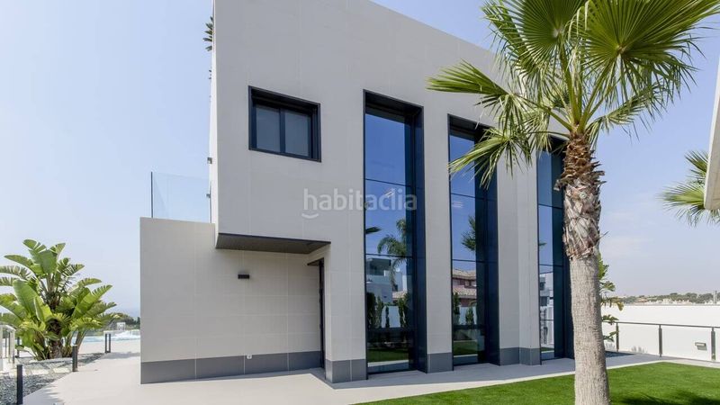 Foto 031313be-2f56-41e6-93dd-2273415fdcb1. Casa amb piscina a Campoamor Orihuela