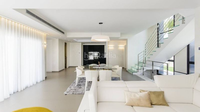 Foto a458d6dc-55fd-4851-aab5-b6b3ce213482. Casa amb piscina a Campoamor Orihuela
