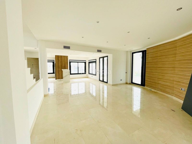 Foto 106e73d5-b889-4334-b2e3-215cb2ec071a. Casa amb piscina a Torremuelle Benalmádena