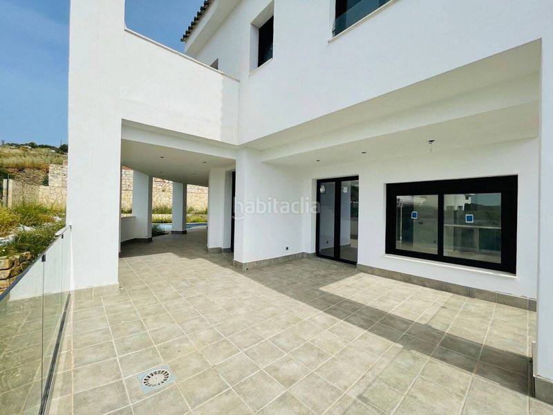 Foto 43fd50fd-79ca-48dc-9544-bdb6e26ca6f2. Casa amb piscina a Torremuelle Benalmádena