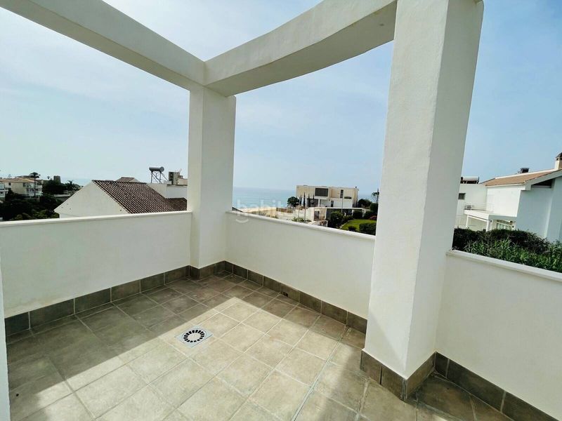 Foto 816a9600-2f91-433d-9d88-fae58ae0a7d1. Casa amb piscina a Torremuelle Benalmádena