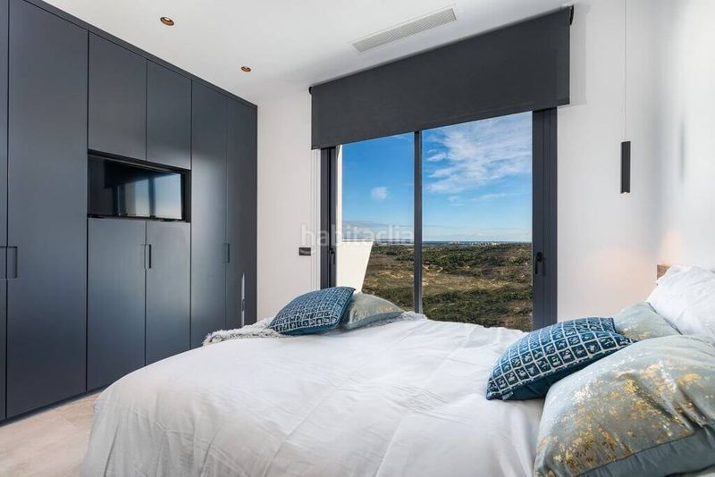 Foto 01812a83-8a88-4f3f-9809-df7fac78e8e1. Casa amb piscina a Rojales