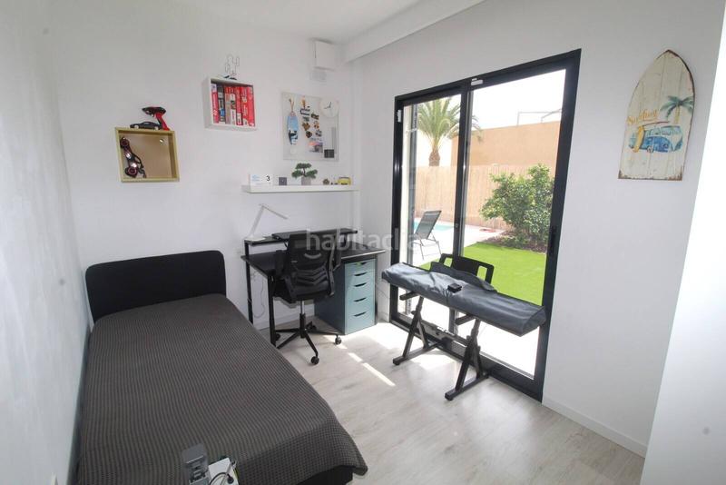 Foto 6df8e3b4-6c20-4db1-a619-1eb3bd832327. Casa en La Zenia Orihuela