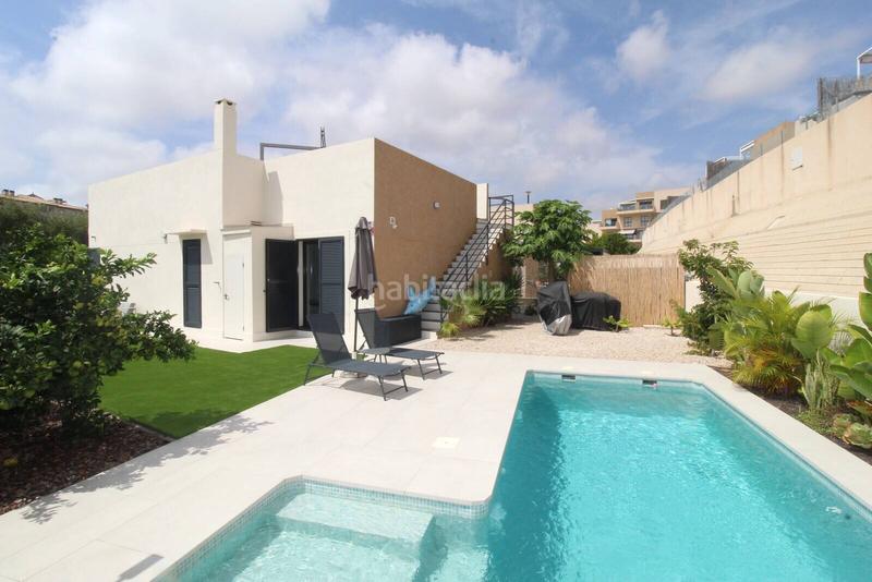 Foto bc5cc9a6-a01d-4bad-8c9e-0f38234835e4. Casa en La Zenia Orihuela
