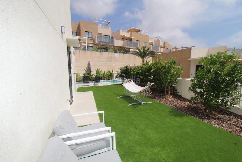 Foto ca541f57-8c51-4c50-a735-6739b23f2e42. Casa en La Zenia Orihuela
