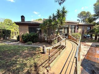 Lloguer Xalet a La Cañada. Gran vivienda familiar en una planta con piscina y jardín en la