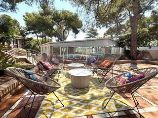 Location Chalet à La Cañada. Gran vivienda familiar en una planta con piscina y jardín en la