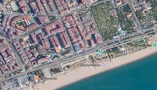 Etagenwohnung in Poblenou. Gran piso cerca del mar