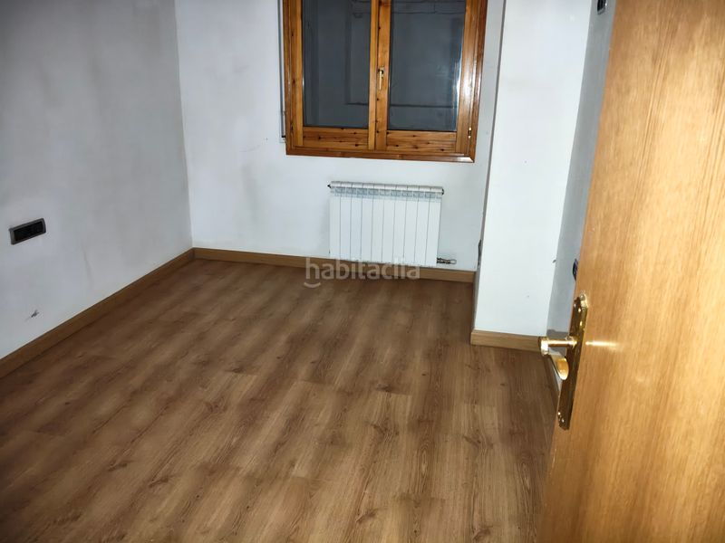 Foto b98ede78-8a80-4fad-832e-737c08c8662a. Pis a carretera d'olot 6 a Ripoll