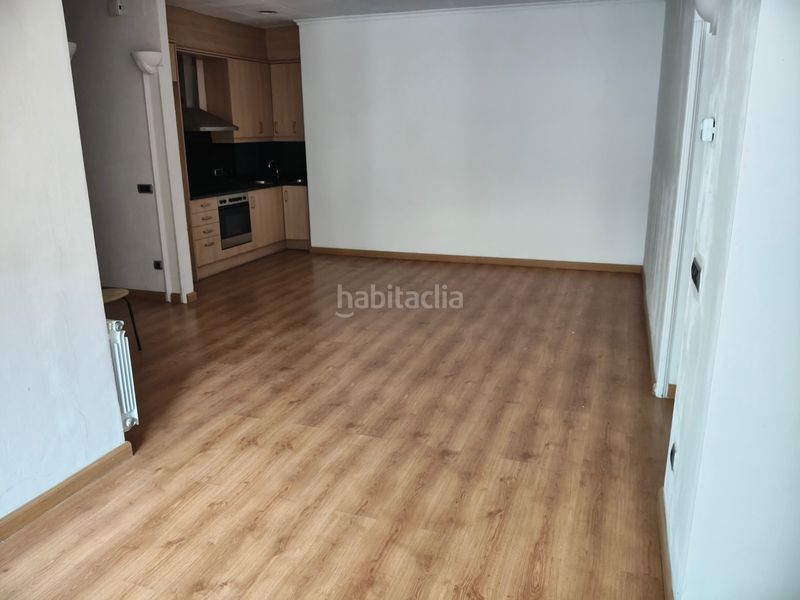 Foto bd48a348-487c-40a2-a3c3-edb671c8a798. Pis a carretera d'olot 6 a Ripoll