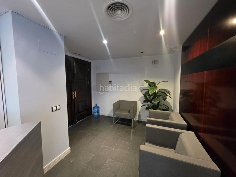 Foto 2af3334b-02d3-431f-a85d-a9b4736839cc. Bureau avec parking dans El Tardón - El Carmen Sevilla