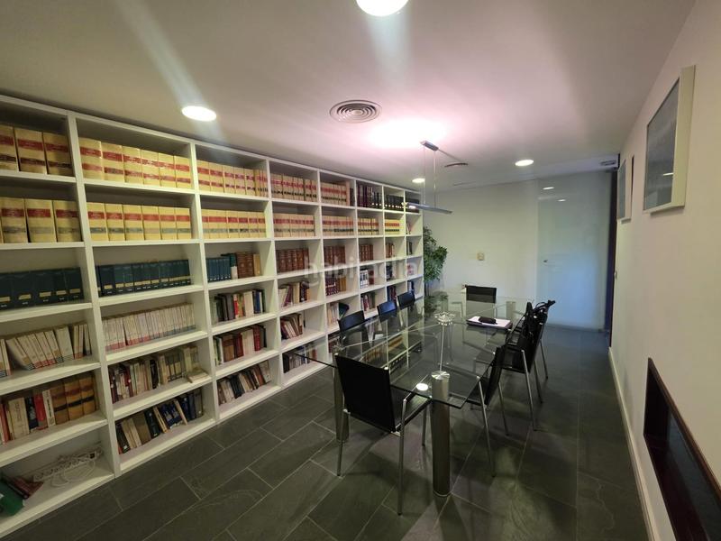 Foto ea12849d-1572-469c-b23f-4260d778d2f6. Bureau avec parking dans El Tardón - El Carmen Sevilla