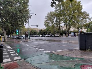 Pis  Avenida reina mercedes. Piso en reina mercedes, 4 dormitorios, 2 baos, luminoso con ter