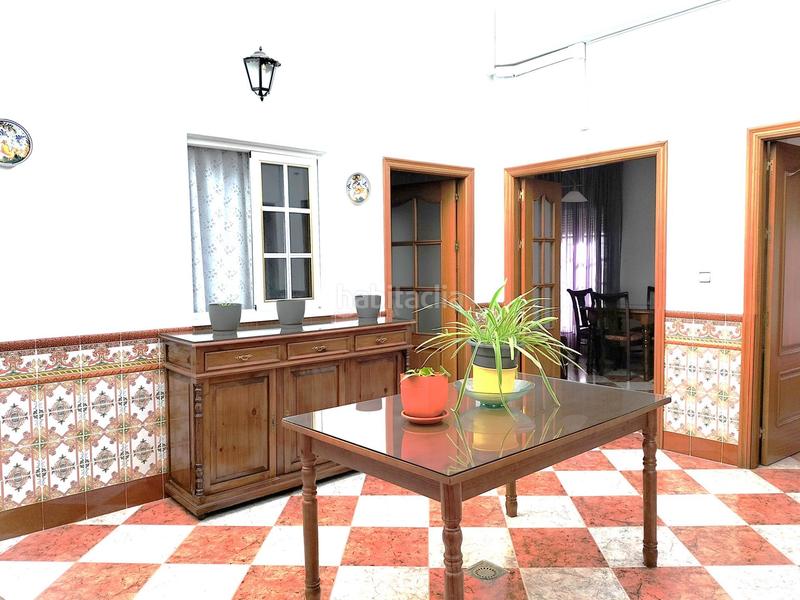 Foto 024dfc94-19bb-41f9-9249-25a214e54a61. Casa amb aparcament a Carmona