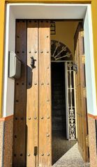 Maison  Calle cesar augusto. Casa  chalet de esquina en venta en  carmona eses