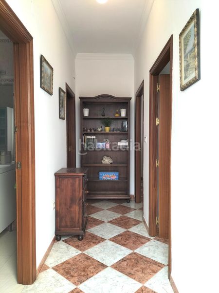 Foto d6da885f-326d-412b-842c-4de38d03ecc4. Casa amb aparcament a Carmona