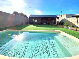 Bauernhof in Pilas. Finca en pilas con casa de madera, piscina y nave de recreo