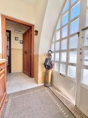 Casa adossada a Sagrada Familia. Oportunidad única de vivir en una casa en el centro de a coruña!