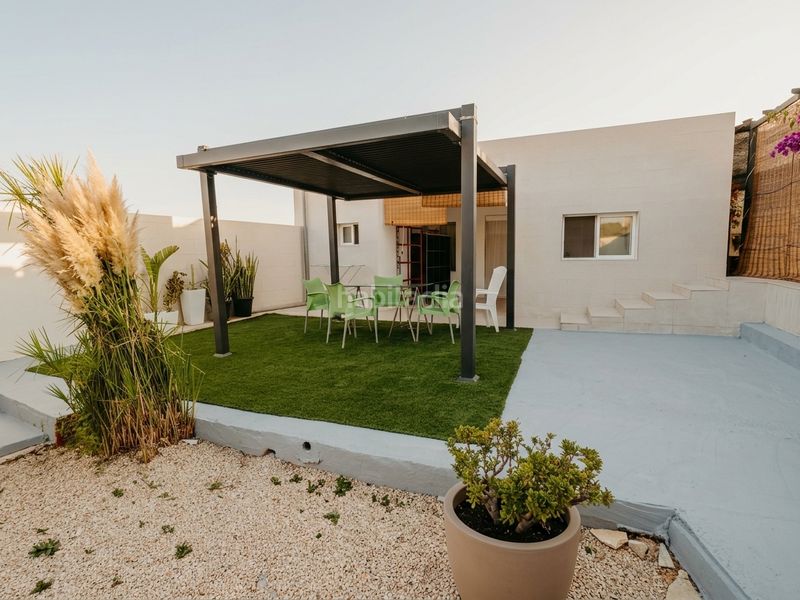 Foto ab3ae5ab-4ab5-4e10-80ab-4e41bb3a2424. Affitto chalet in Moralet Alicante