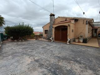Chalet  Carrer puig campana. Exclusivo chalet a 11 minutos de san vicente