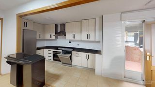 Etagenwohnung  Calle bautista aznar. Vivienda reformada para entrar a vivir con parking y trastero