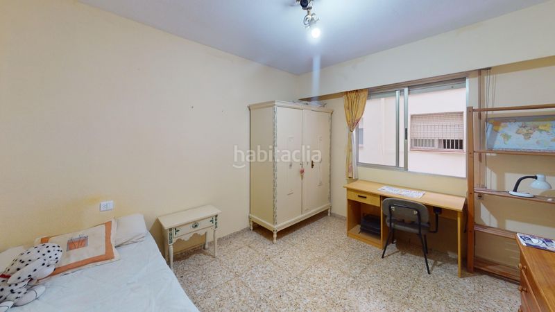 Foto ffdd7534-d559-4ff0-ba1d-d9c5880bbe17. Dúplex amb aparcament a Centro Sant Vicent del Raspeig