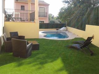 House in Escandinavia-Cautivador. Amplia casa de 5 dormitorios, 2 baños, piscina privada. ideal pa