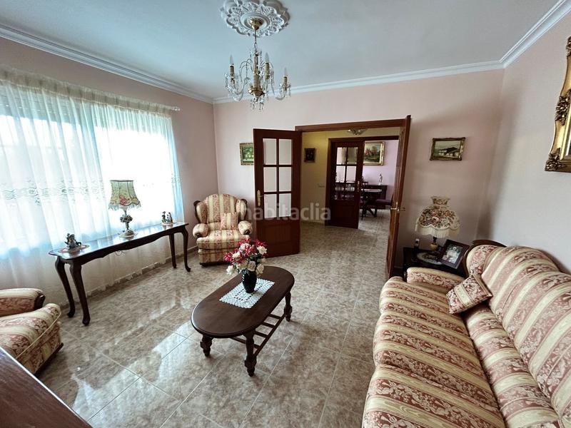 Foto 0f1a1279-0b48-4731-bda3-8ffb831b3377. Casa amplia casa de 3 dormitorios y 2 baños en 1.000 m de parcela. jardín privado, vistas a la montaña y parking para 2 coches. tu hoga en Nucia (la)