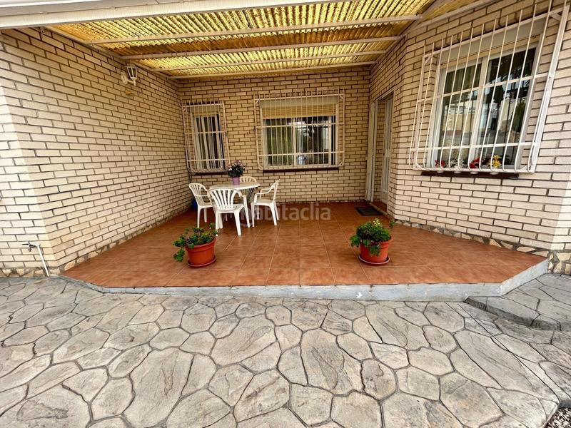 Foto 4f0f54a3-2b99-4820-9049-8aec7067c67f. Casa amplia casa de 3 dormitorios y 2 baños en 1.000 m de parcela. jardín privado, vistas a la montaña y parking para 2 coches. tu hoga en Nucia (la)
