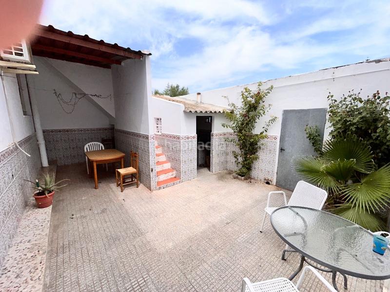 Foto 16611c9d-69a9-4881-9672-7c181340028e. Masía amplia casa de pueblo en venta con 4 dormitorios, patio privado y vistas a la montaña. descubre tu hogar perfecto en la tranquilid en Alicante
