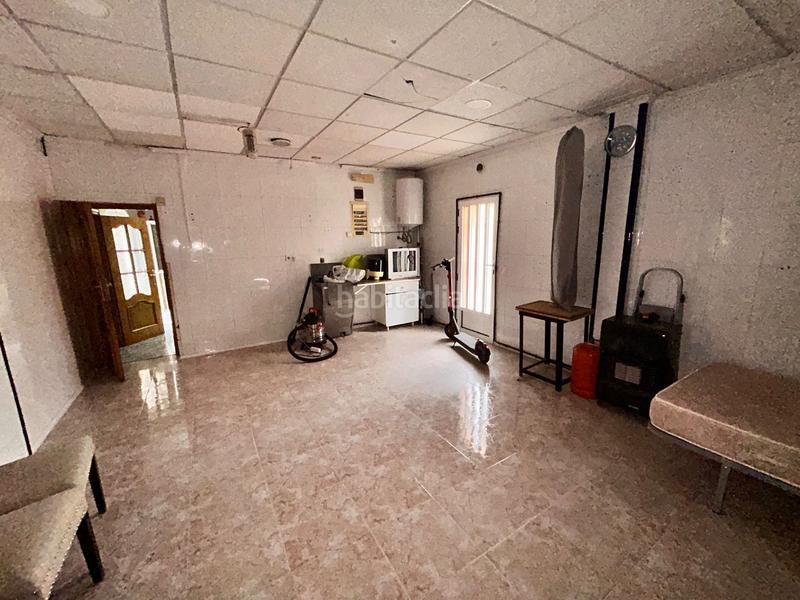 Foto 2867d1de-cf32-42d6-a74d-6bfa0766b3e4. Masía amplia casa de pueblo en venta con 4 dormitorios, patio privado y vistas a la montaña. descubre tu hogar perfecto en la tranquilid en Alicante