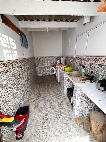 Foto 5fc745db-ca2e-4ad6-8edb-93f487e0ade3. Masía amplia casa de pueblo en venta con 4 dormitorios, patio privado y vistas a la montaña. descubre tu hogar perfecto en la tranquilid en Alicante