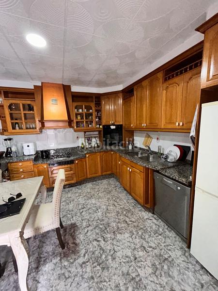 Foto 8eee641e-d521-426f-8a44-d7b086b3deab. Masía amplia casa de pueblo en venta con 4 dormitorios, patio privado y vistas a la montaña. descubre tu hogar perfecto en la tranquilid en Alicante