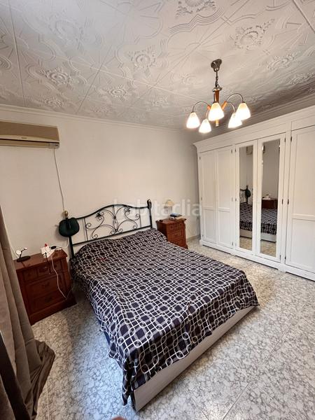 Foto 9fac0801-5d34-423b-a153-df1b5daa6eb7. Masía amplia casa de pueblo en venta con 4 dormitorios, patio privado y vistas a la montaña. descubre tu hogar perfecto en la tranquilid en Alicante