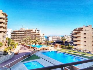 Pis a Los Arenales del Sol. Impecable piso en arenales del sol. 2 dormitorios, 2 baños, vist
