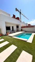Casa a Pilar de la Horadada Ciudad. Villa moderna en venta en pilar de la horadada alicante . 3 dorm