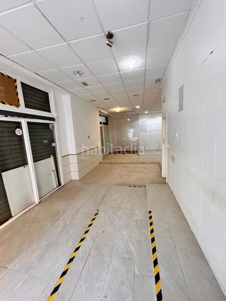 Foto 01c859b9-c514-4d2c-a1a4-5b56d1ae1d96. Alquiler local comercial en caratula 16 alquiler local en plaza castilla elche en Elche / Elx