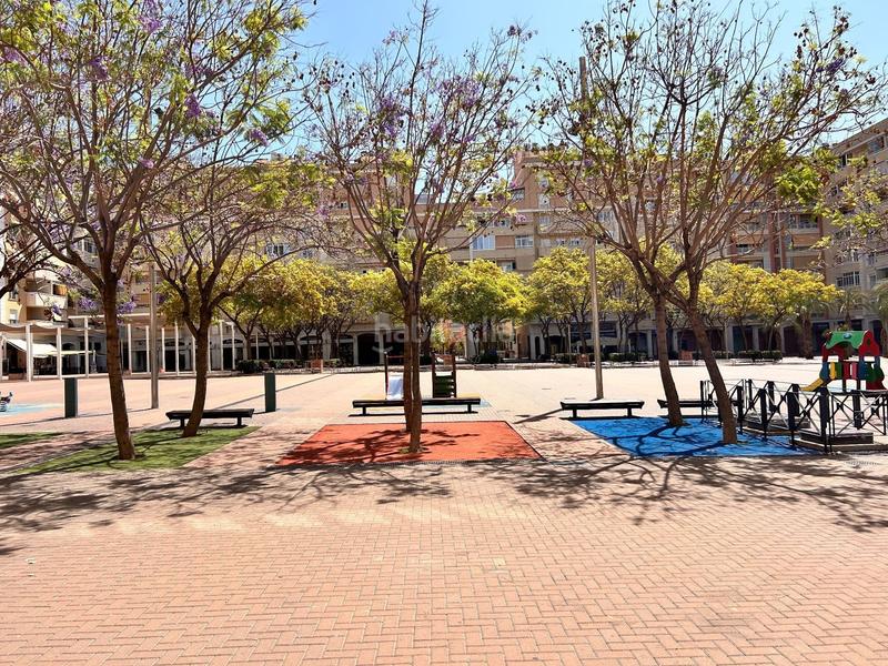 Foto 967565f0-292a-48d0-9edc-ae201f1aa36d. Alquiler local comercial en caratula 16 alquiler local en plaza castilla elche en Elche / Elx