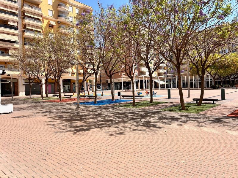 Foto b91cf937-5ffe-4e5f-92ec-498664139ebe. Alquiler local comercial en caratula 16 alquiler local en plaza castilla elche en Elche / Elx